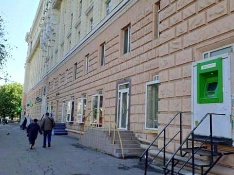 комерційна за адресою Дмитра Яворницького просп. (Карла Маркса), 121а