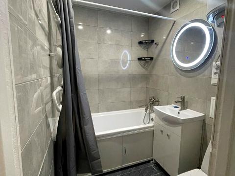 квартира за адресою Отакара Яроша вул., 21