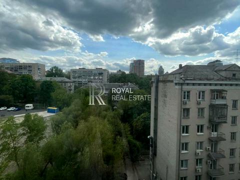 комерційна за адресою Кловський узвіз, 7