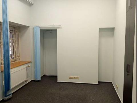 коммерческая по адресу Музейний пер., 4