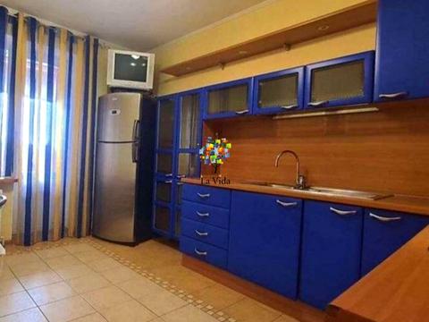 квартира за адресою Анни Ахматової вул., 18