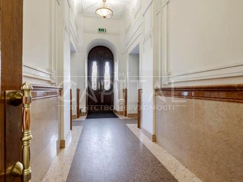 коммерческая по адресу Контрактовая пл., 10-А