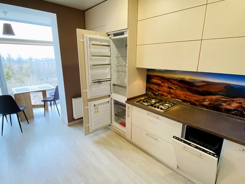 квартира за адресою Академіка Лебедєва вул., 1