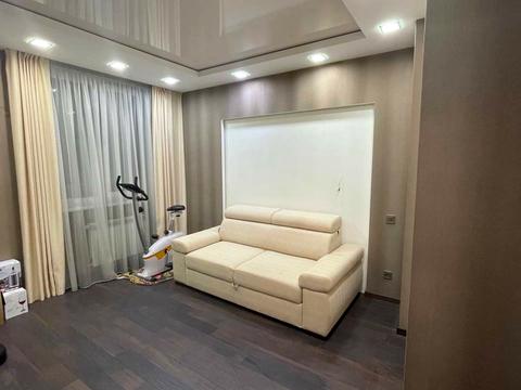 квартира за адресою Анни Ахматової вул., 30