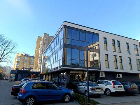 комерційна за адресою Вовчинецька вул., 185Б