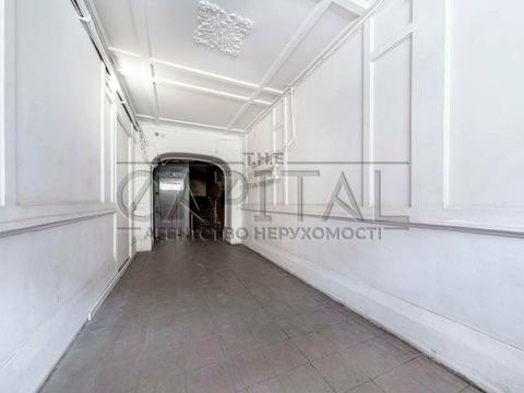 комерційна за адресою Антоновича вул. (Горького), 17