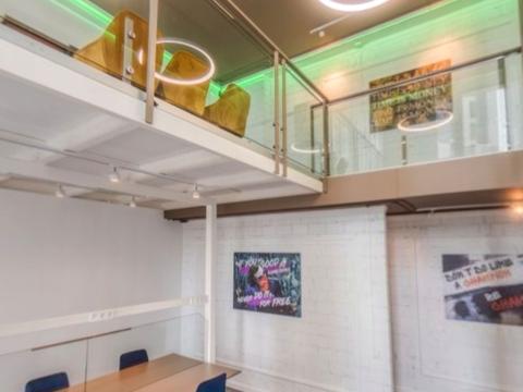 комерційна за адресою Зарічна вул., 6