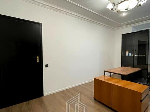 комерційна за адресою Михайла Грушевського вул., 34/1