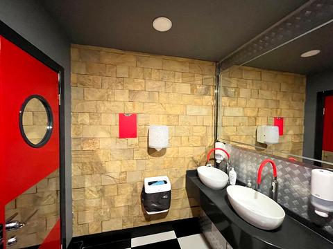 коммерческая по адресу гвардійська, 1