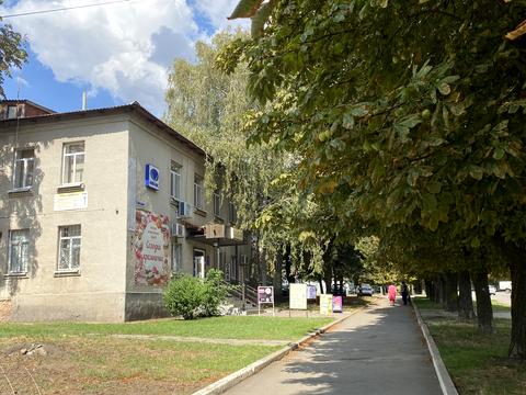 комерційна за адресою Героїв України, 19