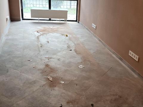 комерційна за адресою Райдужна вул., 58