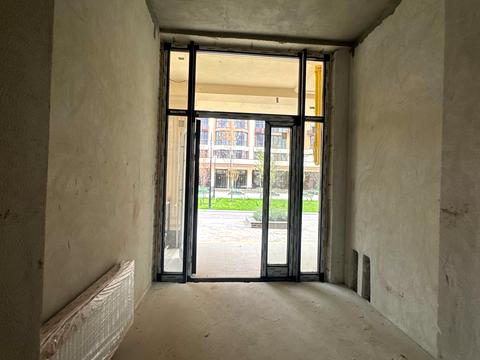 коммерческая по адресу Радісна, 4