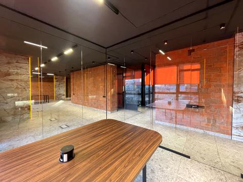 комерційна за адресою Джона Маккейна вул. (Івана Кудрі), 1