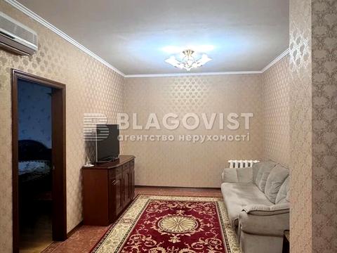 квартира за адресою Анни Ахматової вул., 13-Г