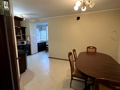 квартира за адресою Коновальця, 23