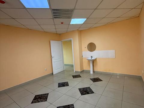 комерційна за адресою Молодіжна вул., 2/3а