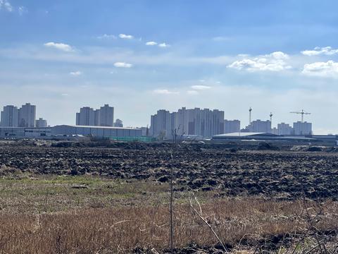 участок по адресу с. Погребы, 