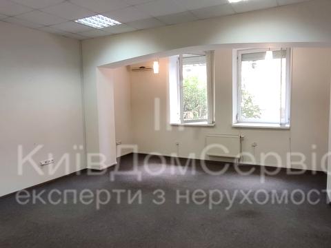 комерційна за адресою Дмитрівська вул., 52-Б