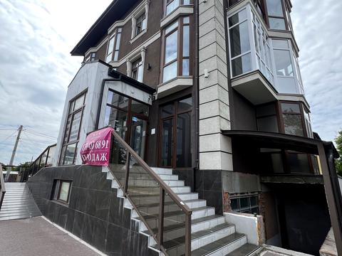 комерційна за адресою Соборна вул., 81а