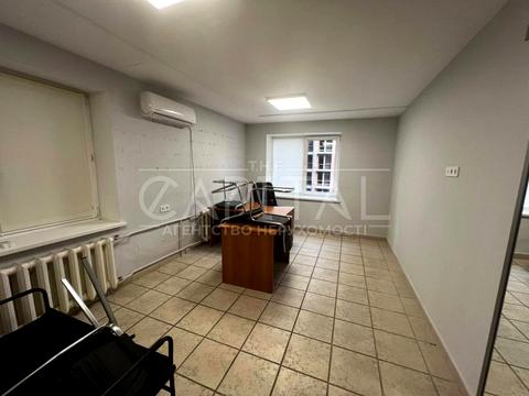 комерційна за адресою Антоновича вул. (Горького), 91