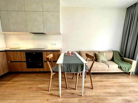квартира за адресою Салютна вул., 2к7