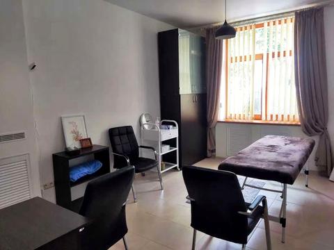 комерційна за адресою Мала Шияновська вул. (Немировича-Данченка), 14/13