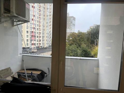 комерційна за адресою Ореста Васкула вул., 8-А