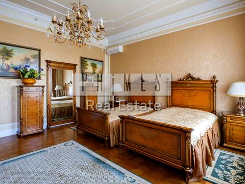 будинок за адресою смт. Козин, Столичне шосе