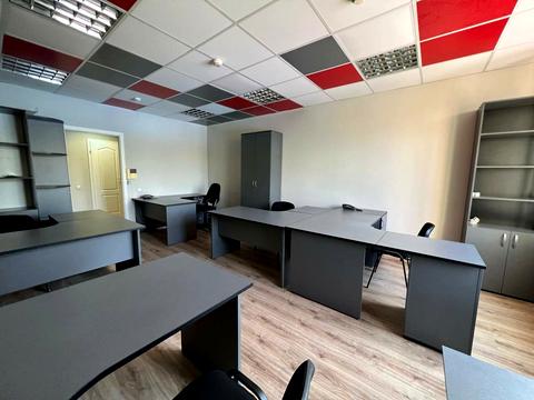 комерційна за адресою В'ячеслава Чорновола вул., 20