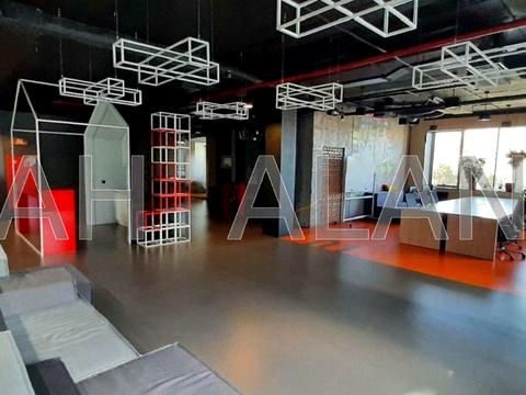 комерційна за адресою Вацлава Гавела бульв. (Івана Лепсе), 6