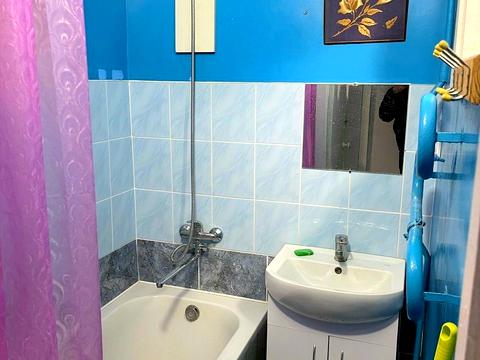 квартира за адресою Ореста Левицького вул. (Академіка Курчатова), 11