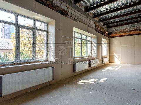 комерційна за адресою Полкова вул., 76
