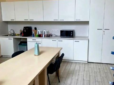 комерційна за адресою Бульварно-Кудрявська вул. (Воровського), 24