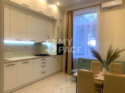 квартира за адресою Тарасівська вул., 8