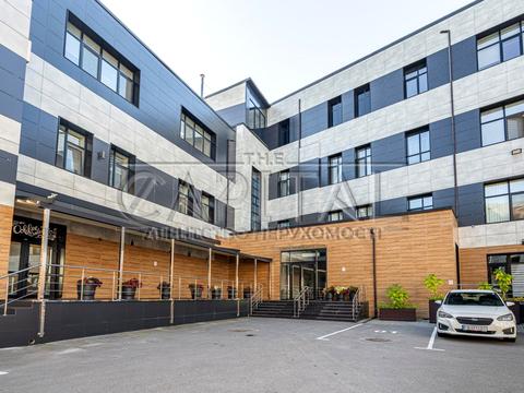 комерційна за адресою Михайла Максимовича вул. (Онуфрія Трутенка), 8