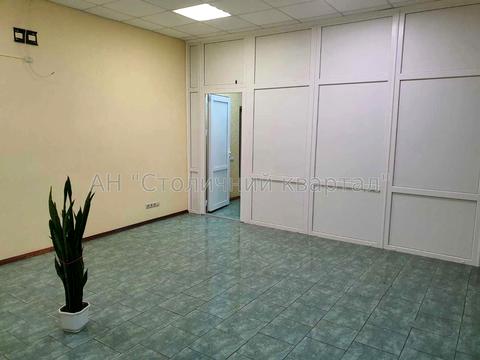 комерційна за адресою Леся Курбаса просп., 1-Б