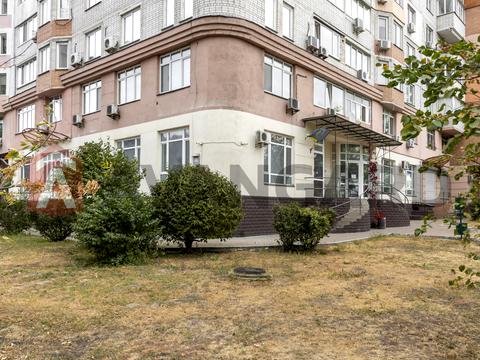 комерційна за адресою Миколи Амосова вул., 4
