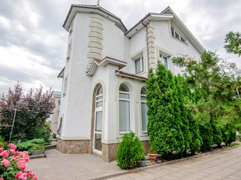 будинок за адресою кременчуцька, 1