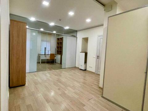 комерційна за адресою Печенізька вул., 16