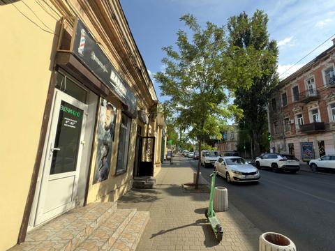 комерційна за адресою Канатна вул., 75