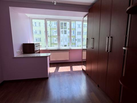 квартира по адресу Строителей ул., 30
