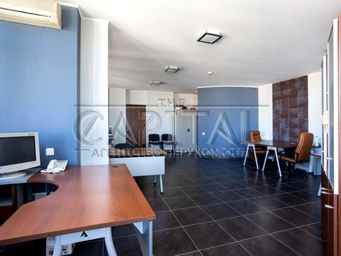 комерційна за адресою Микільсько-Слобідська вул., 2