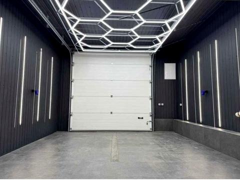 коммерческая по адресу Близнюківський спуск, 11