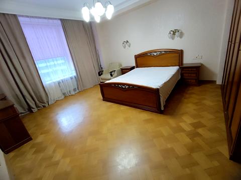 квартира за адресою Літературна вул., 1а