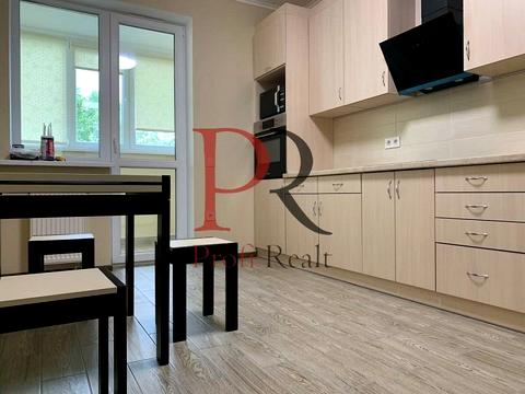 квартира за адресою Сім'ї Кульженків вул. (Петра Дегтяренка), 37