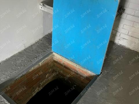 паркомісце за адресою Чураївни вул., 1