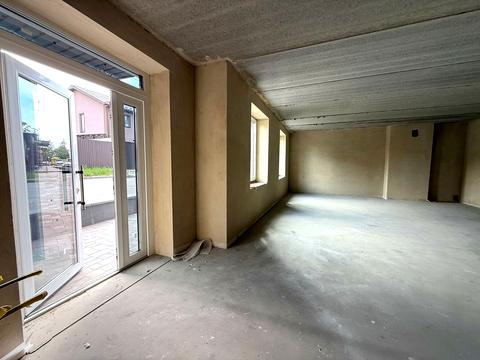 комерційна за адресою Грушевського вул., 12