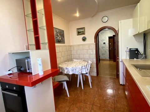 квартира за адресою Коновальця, 80 а