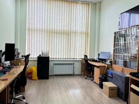 коммерческая по адресу Грушевського, 15