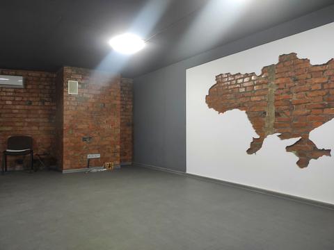 комерційна за адресою Рівненська вул., 12-Б